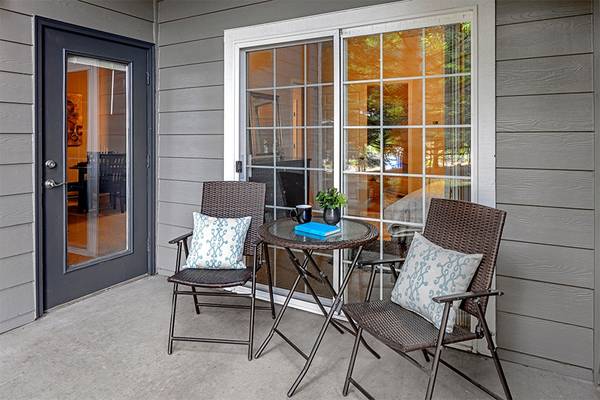 $2,130 / 2br - 1090ft2 - 2BD 2BA, Lavadora y Secadora, Barra de Desayuno (22100 Horizon Drive, West Linn, OR)63831398047747123