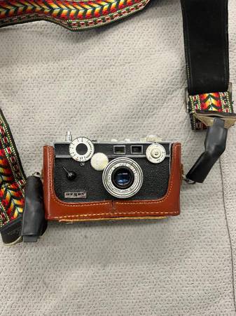 Cámara vintage/equipo fotográfico - $1 (Chester, NH)63471426346753123