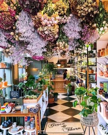 Street-Facing Flower Boutique – Ideal for Retail and Event Design 1