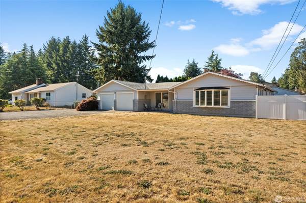 $625,000 / 3br - 1440ft2 - Wonderful 3 Bedroom Home Sitting on Huge .6 Acre Lot! Close To JBLM (Puyallup)63654913431171121