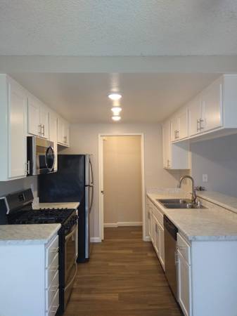 $750 OFF MOVE IN!! GORGEOUS,2BED 2BTH VILLA,ATTACHED GARAGE,YARD!!!!! 1