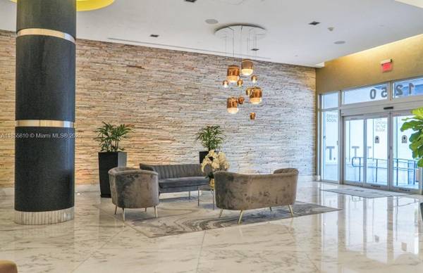 $3,445 / 1br - 838ft2 - Vibrant 1bd City-View Condo at Vue at Brickell (Miami)64051003949185121