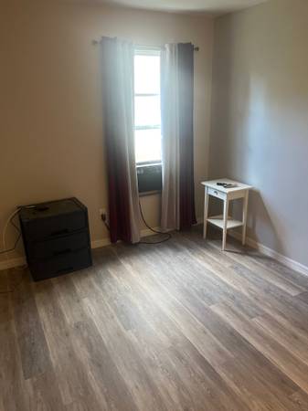 $750 / 3br - Room for rent $750 includes utilities (SE EAGLE DR)63799881608323123