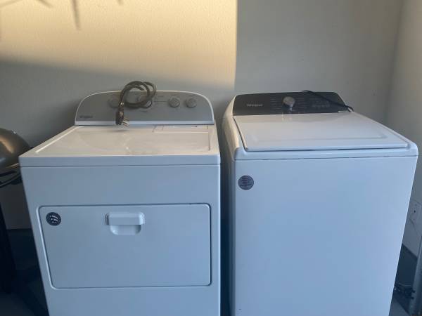 Whirlpool washer & Dryer 1