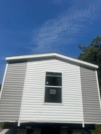 $1,249 / 2br - 896ft2 - Manufactured Home for Rent (Beach Park)63959878729859120