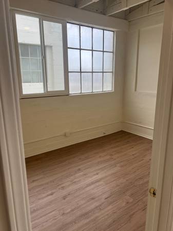 $2,410 / 1br - 1350ft2 - FREE RENT! 1050 47th Ave #14  - Live/Work Apartment Loft (Oakland)63682888428033120
