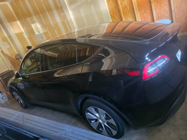 Tesla 2023 - $50,000 (Aurora)63619979057665120