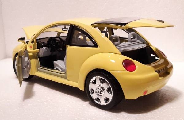 Yellow to scale METAL and plastic BEETLE VW car 1