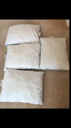 4 Pillows 1