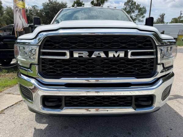 2022 RAM 3500 Crew Cab - Photo 2