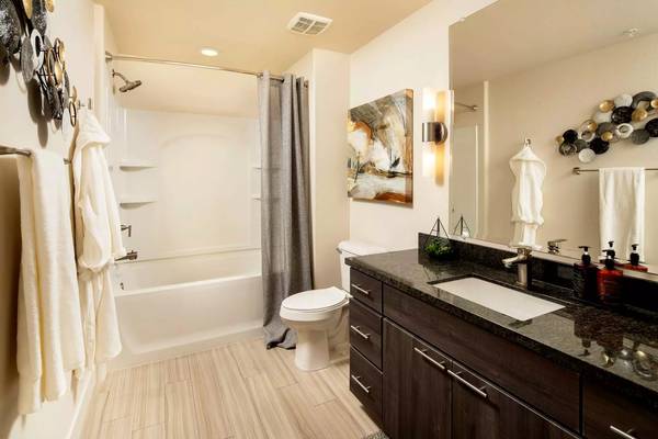 $1,625 / 1br - 818ft2 - Donde Cada Día Se Siente Especial: ¡Asegura Tu Espacio! (Scottsdale - Scottsdale Quarter)63966953528322120
