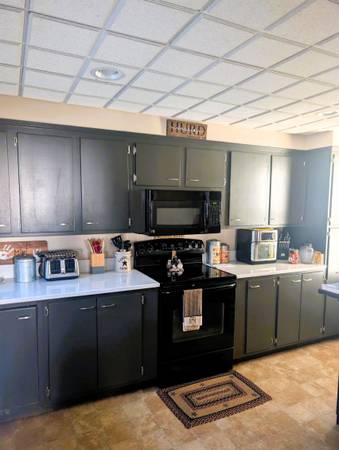$359,000 / 3br - 2723ft2 - Great In Town Property (Farmington)63932189239811124
