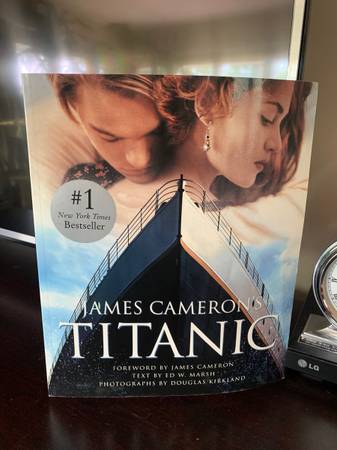 James Cameron’s Titanic - Paperback! 1