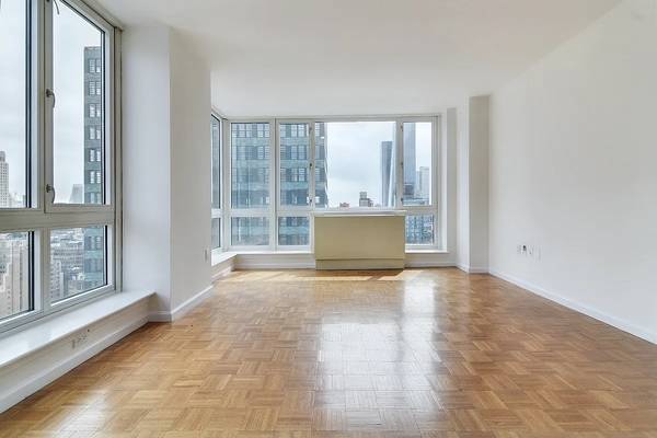 $4,800 / 1br - 350 WEST 43rd St -- A line -- 1 LRG BR, COULD FLEX 2BR, Lux Drmn (Midtown)63945495760258122