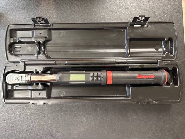 SNAP ON ELECTRONIC TORQUE WRENCH 1