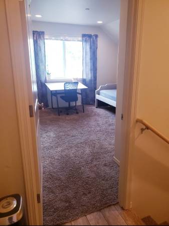 $800 / 3br - Habitación, Mt Shasta (Mount Shasta)63678184524291123