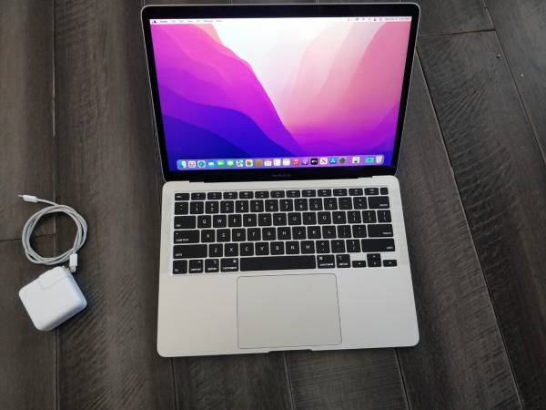 MacBook Pro 1