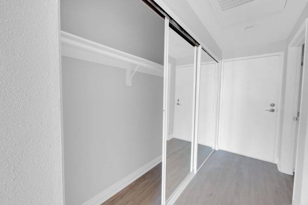 $2,383 / 1br - 653ft2 - Garages Available, Dishwasher, Controlled Keyless Access Community (Los Feliz)63701204637699124