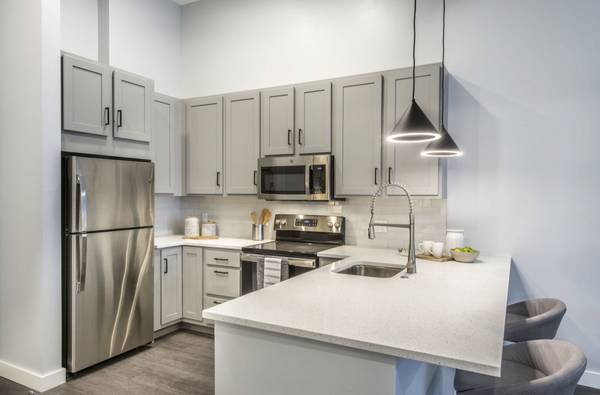 $2,450 / 1br - 805ft2 - Moderno Edificio Medio Alto, Excelente Ubicación en Lowell, Parque para Perros y Spa (Lowell)63809989393281120