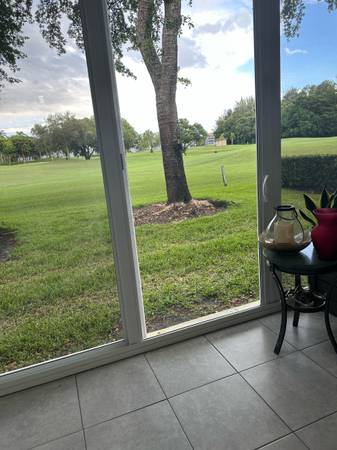 $950 / 1br - Rent furnished room with private bathroom (Pinos de Pembroke)63825129052931123