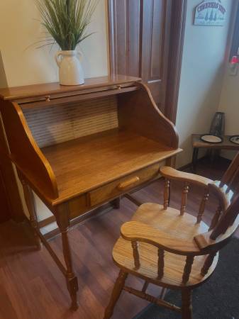 Beautiful Solid Oak "Roll Top" Desk with Solid Oak Chair - Nice! 1