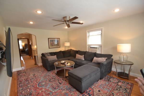 $1,395 / 1br - 750ft2 - 38H-2 Furnished 1BR Apartment Silverton/ Kenwood near (Pleasant Ridge NR/ Kennedy Hts)63974474004738120