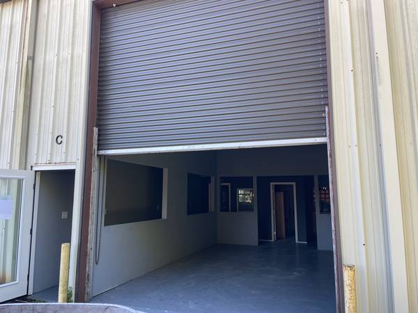 SHOWROOM, STORAGE OFFICE SPACE 1