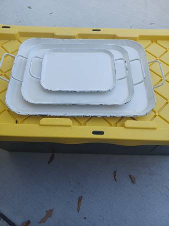 White Farmhouse Metal Trays 1