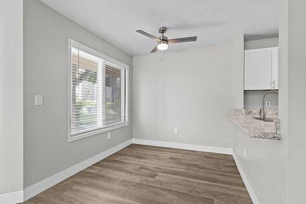 $1,580 / 1br - 722ft2 - Move-in Special: 1 Month Free on Selected 1-Bedroom Units!63673518109443123