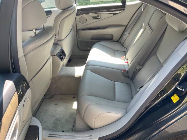 2008 Luxury Lexus - $9,995 (Racine)63470431780097122