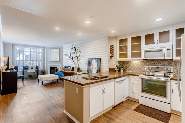 $2,855 / 1br - 753ft2 - Perfect 1-Bed! 🏃 Hurry In! W/ PATIO Parking Inc. & In Unit W/D M103 (La Jolla)64037220466179123
