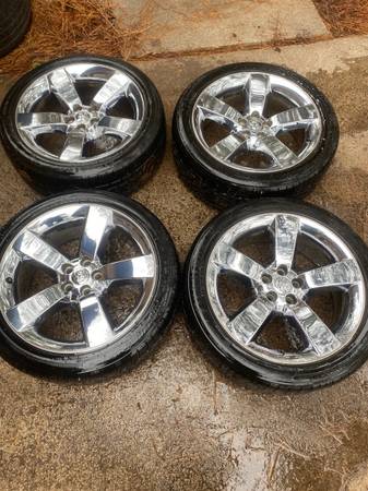 Dodge Charger/Challenger 20 inch wheels and tires 1