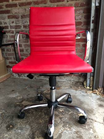 Red office chair for sale 1