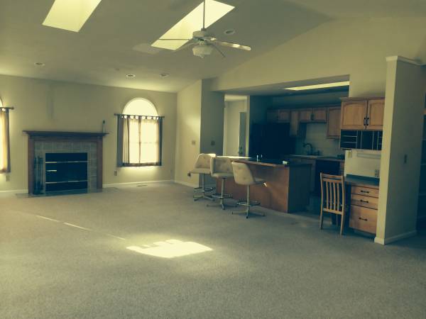 $1,900 / 3br - 1700ft2 - Luxury patio home one story (8212 vicksburg pl , clay ny)63982837341442122