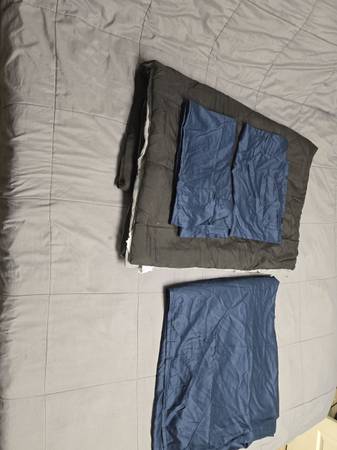 1 duvet 2 pillow cases 1 bed sheet and 1 flat sheet 1