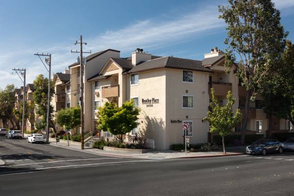 $2,831 / 2br - 923ft2 - Resident Lounge, Flexible lease terms, Fireplace (hayward / castro valley)63657895990915120