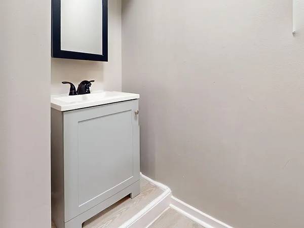 $690 / 2br - ***Well-Appointed 2-Bedroom Family Home!!! (Philadelphia)64024497108355122
