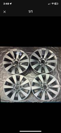 Authentic BMW 17’ OEM Rims 1
