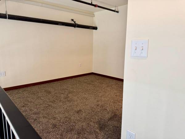 $1,770 / 1br - 647ft2 - AC, Stainless Steel Appliances, High Ceilings, Wood Laminate Flooring (Kern)63831398022403121