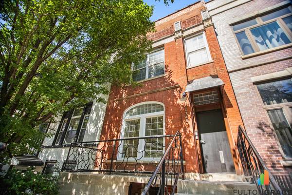 $2,750 / 3br - 2000ft2 - $2750 – Spacious 3BR w/ Garage, Laundry, Deck – Available Now (East Garfield Park/United Center)63898730951683120