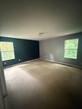 $1,500 / 4br - 2250ft2 - Great location close to Bedford Crane Bloomington (Bedford)63953766226434124