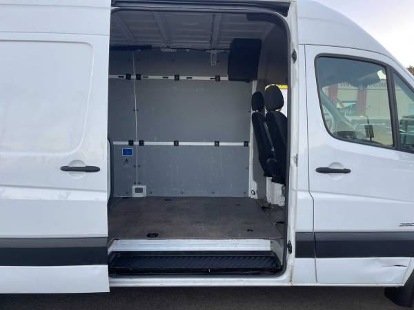 2015 Freightliner Sprinter 2500 - Photo 12
