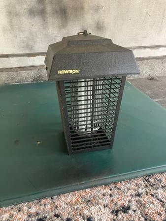 Flowtron Electronic Insect Killer (11-3) 1