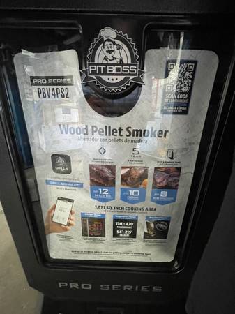 Brand new pit boss smoker PRO SERIES PBV4PS2 1
