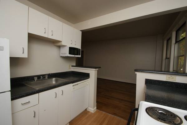 $1,425 / 405ft2 - Top Floor Belltown Studio - 2 Weeks Free (Belltown)63659728859265124