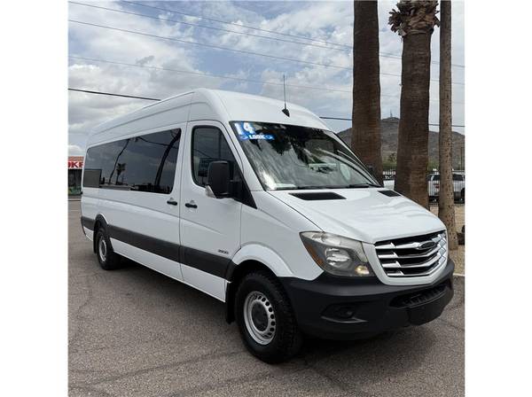 2014 Freightliner SPRINTER 2500 - Photo 2