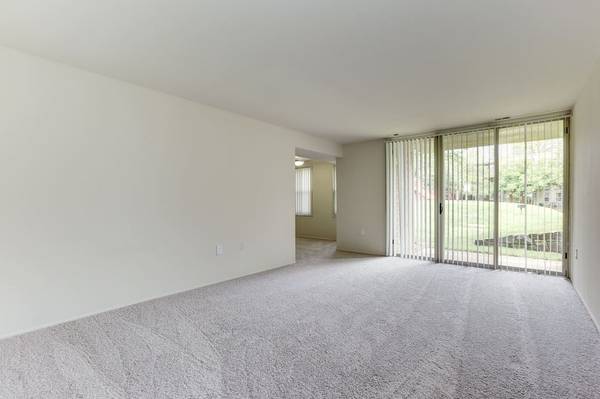 $2,249 / 2br - 1100ft2 - ¡Hermoso y espacioso de 2 habitaciones/1 baño! ¡Recién renovado!! (Falls Church)63843421021441122