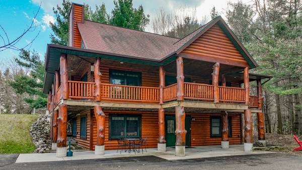 $599,900 / 3br - 2780ft2 - 18061 County Highway OO (Chippewa Falls)63655162636547122