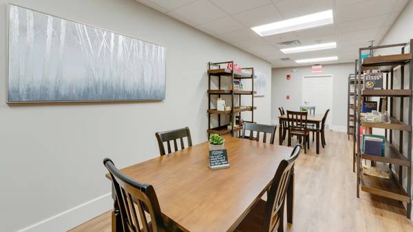 $1,650 / 2br - 716ft2 - Expansive Sundeck And Lounge, Storage Space, Kitchen (200 Skidmore Blvd, Gaithersburg, MD)63779418955907121