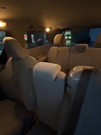 Furgoneta Toyota Sienna 2011 con tercera fila y TV/DVD - $5,999 (Peachtree Corners)63620223470849123